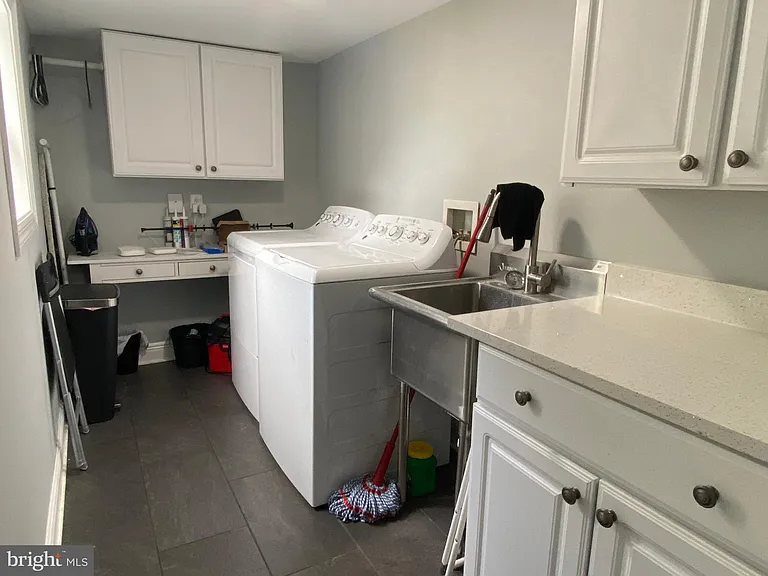 522 W King St — Photo 39