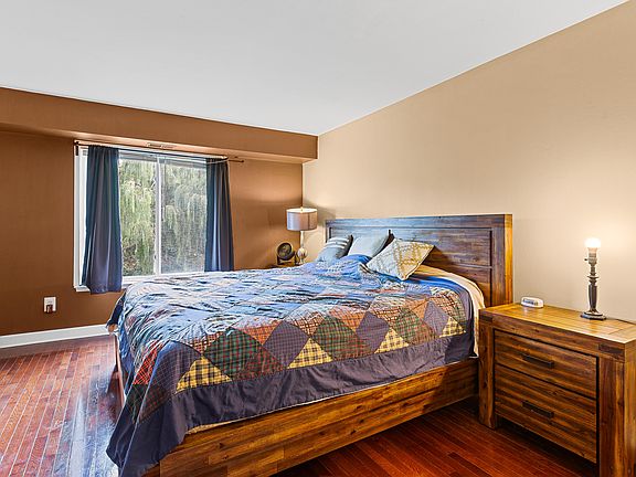 4th image of 44447 Savery Dr