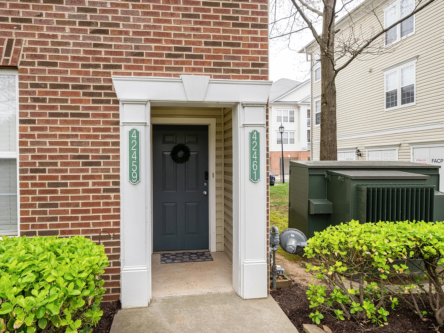 2 bed, 2.5 bath, 1438 sqft, $2,799 — Photo 3