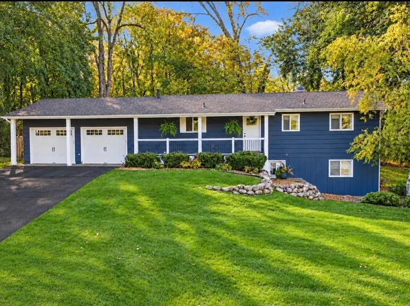 19151 Hanus Rd, Minnetonka, MN 55345