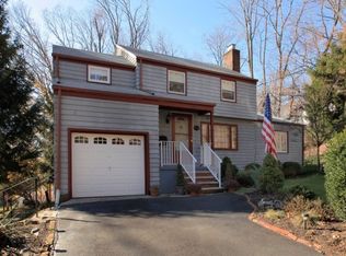 32 Shenandoah Pl, Morristown, NJ 07960