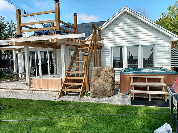 5th image of 824 Point Pelee Dr
