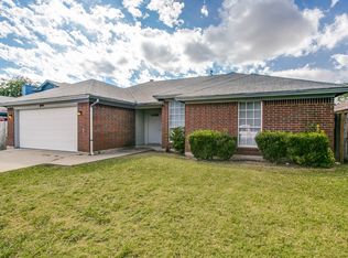 844 Globe Ave, Blue Mound, TX 76131