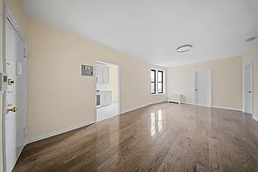 1372 Shakespeare Avenue, #4C