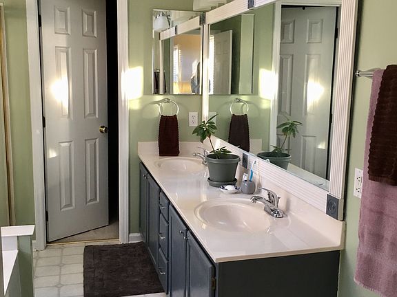 Master bath 