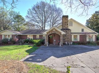 224 Hillcrest Dr, Calhoun, GA 30701