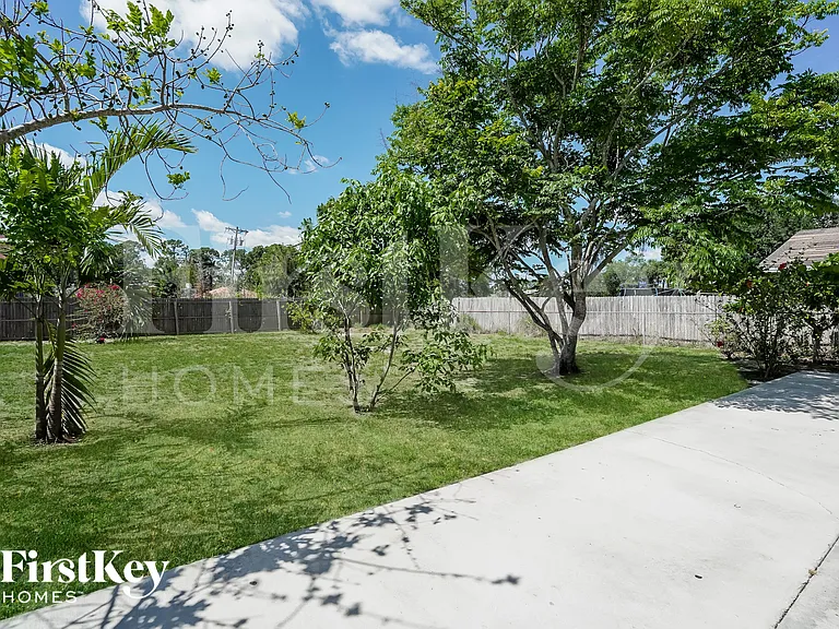 4311 5th St W — Photo 16