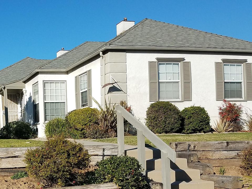 Exterior front of 4501 Duplex