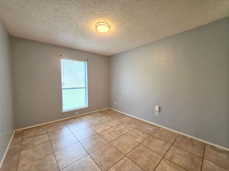 5647 Timberhurst — Photo 11
