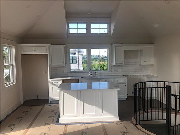 3rd image of 13 E Pointe Ct Unit 13