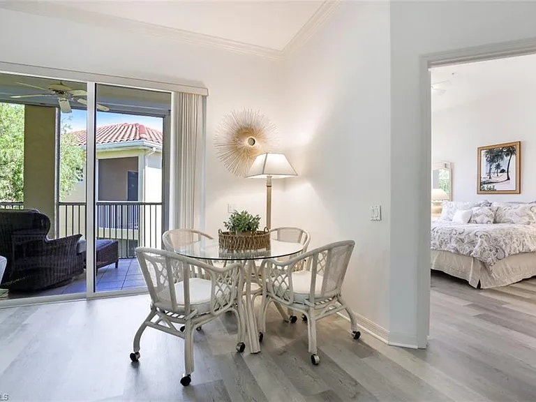 600 L Ambiance Cir #6 — Photo 7