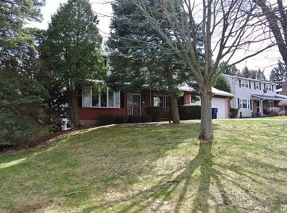 3rd image of 109 Canterbury Dr