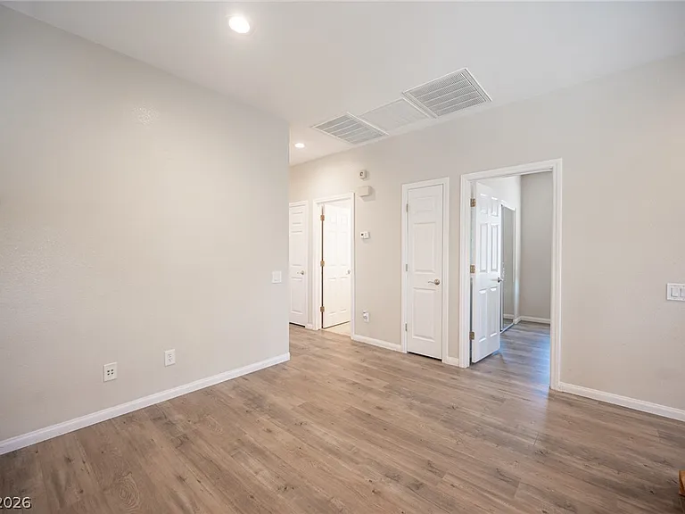 10474 Howling Coyote Ave — Photo 35