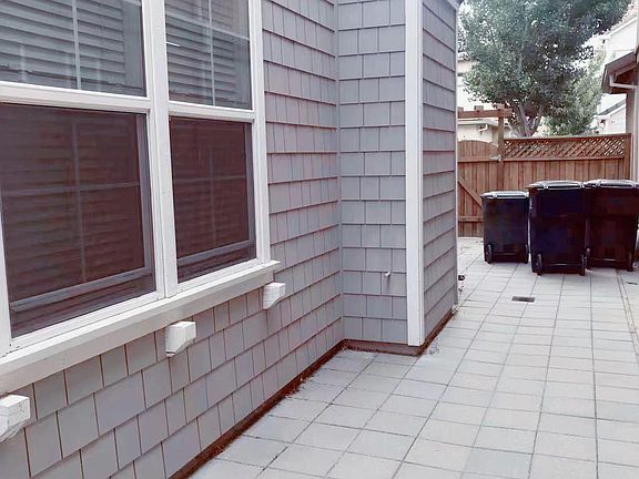 2nd image of 210 W Santa Cruz Way