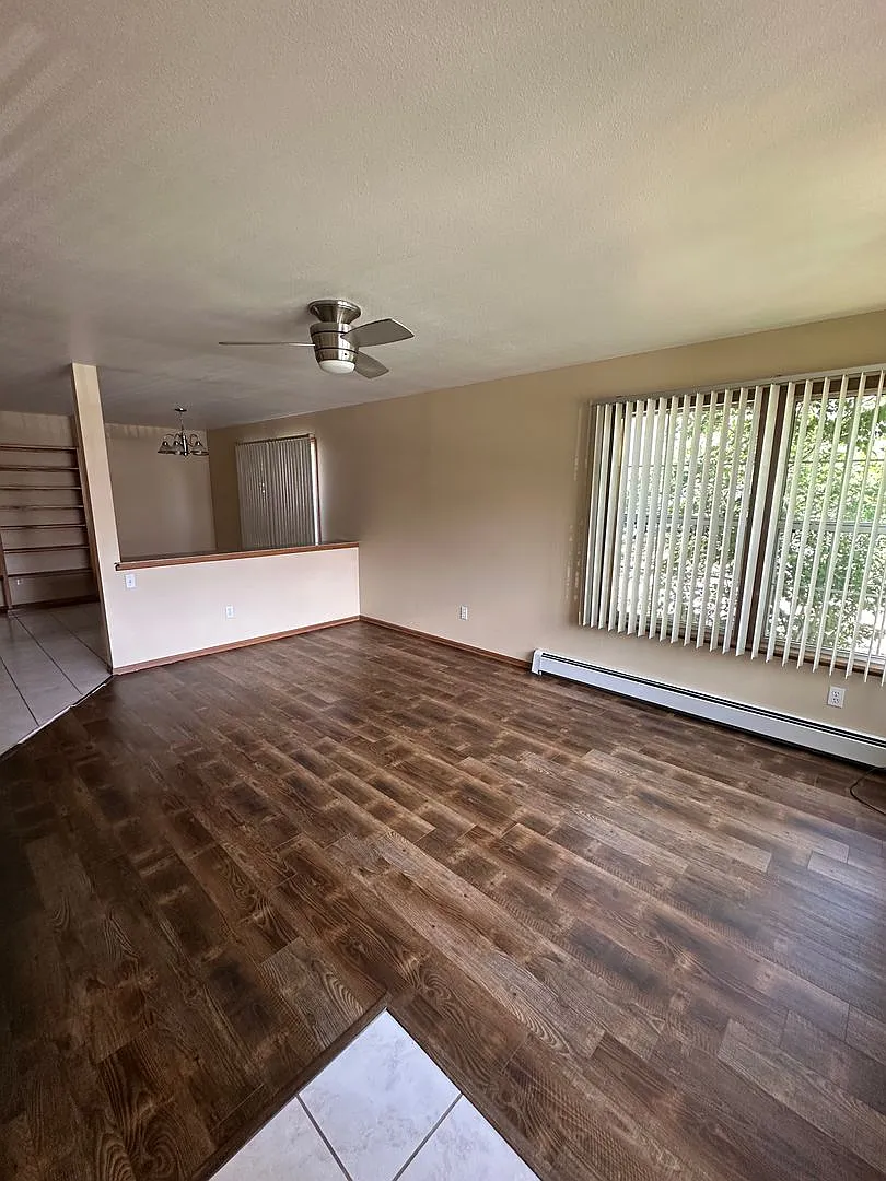 Spacious 2 Bed, 2 Bath Townhome — Photo 4