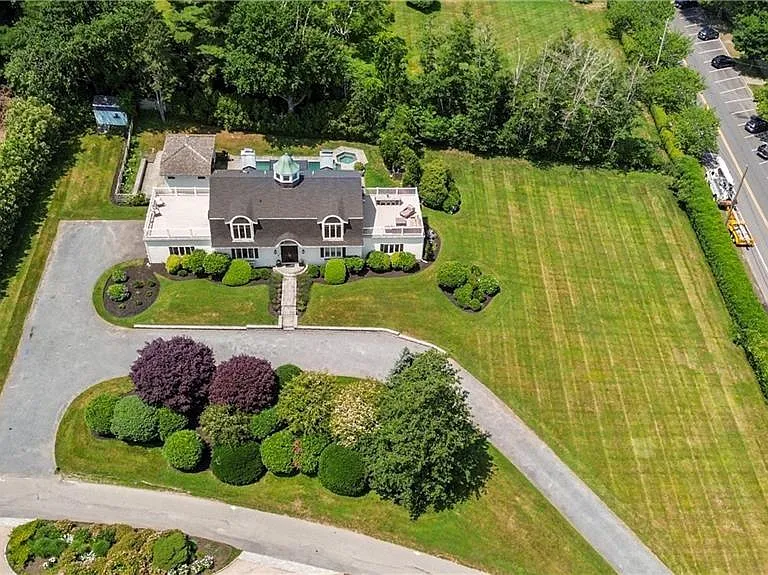 1 Harbor View Dr — Photo 4