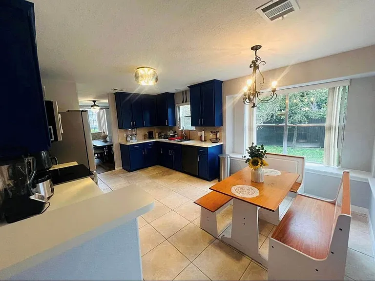 3618 Windhill Ln — Photo 5