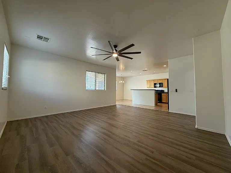 7258 W Palmaire Ave — Photo 7