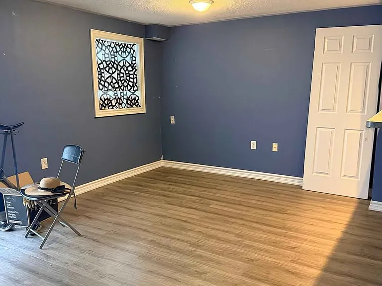 35 E View Green Cres #G — Photo 15