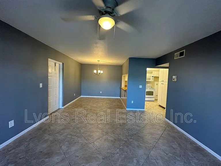 4701 Lakeside Club Blvd #10 — Photo 22