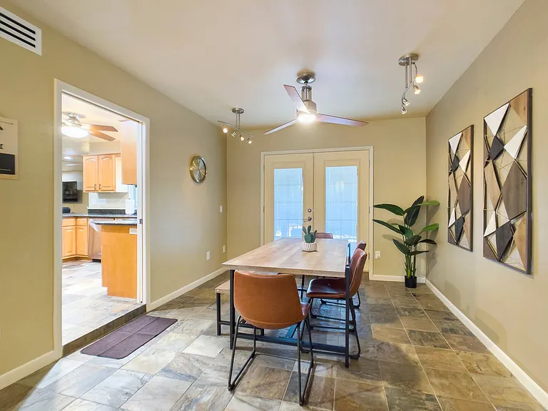 2146 E Manhatton Dr — Photo 11