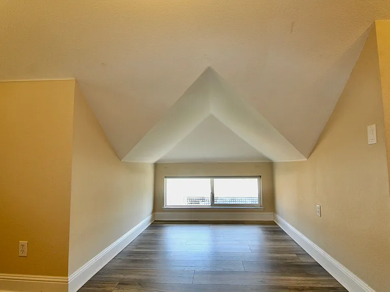 2543 Martin Luther King Jr Way #3 — Photo 7