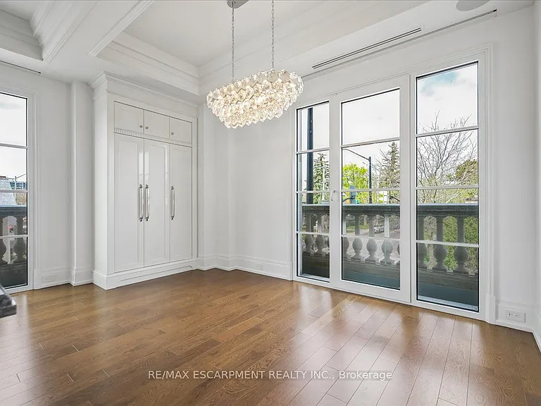 300 Randall St S #211 — Photo 32
