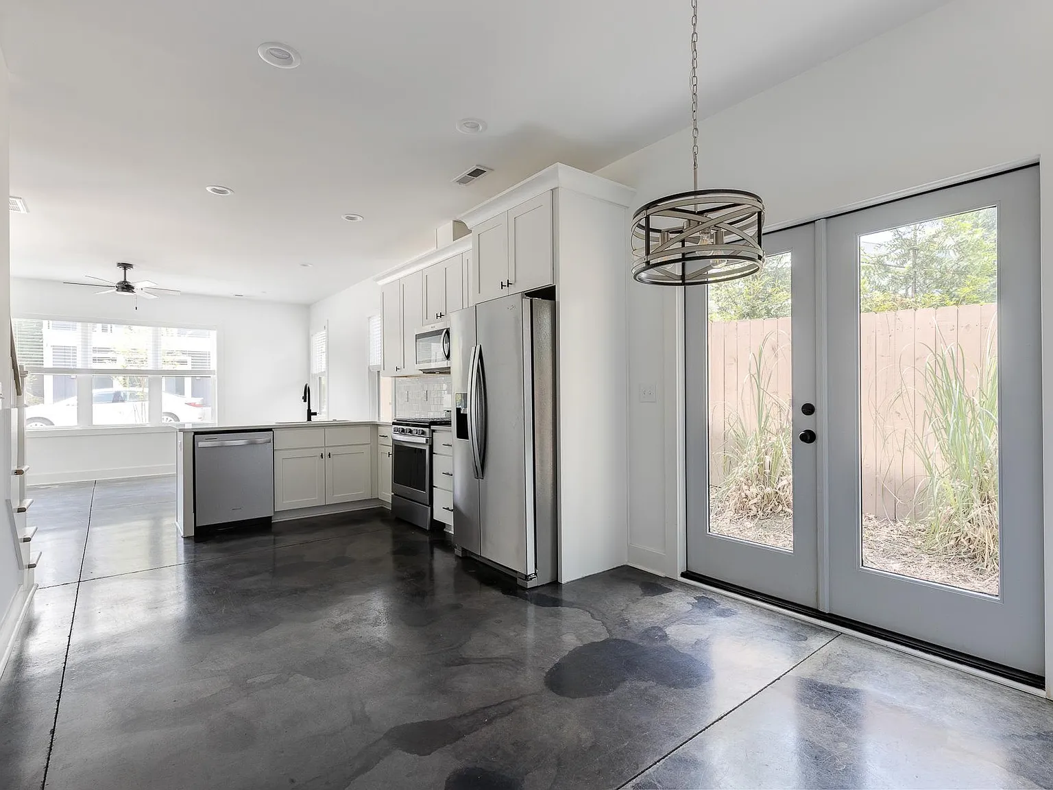 3 bed, 3.5 bath, 1500 sqft, $2,500 — Photo 4