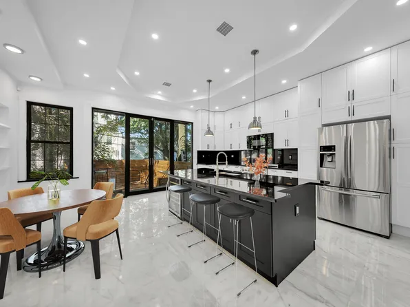 1085 Hancock Street image 7 of 37