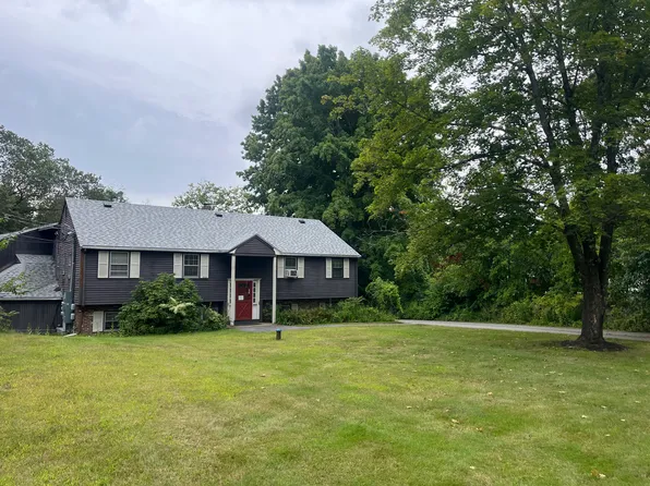 202 Main St #4, Hampstead, NH 03841