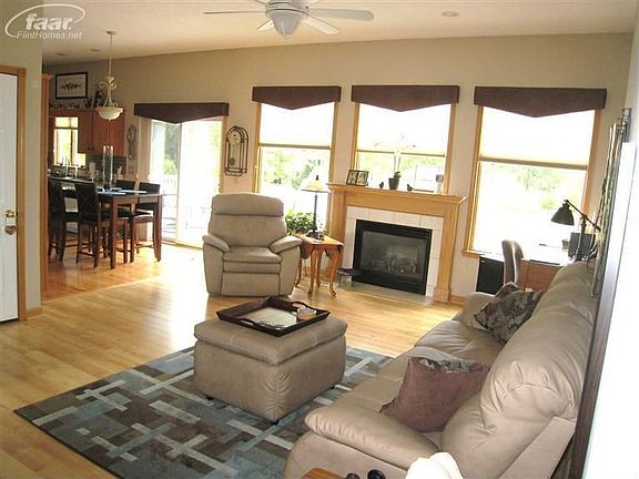 2nd image of 7104 Parkridge Pkwy