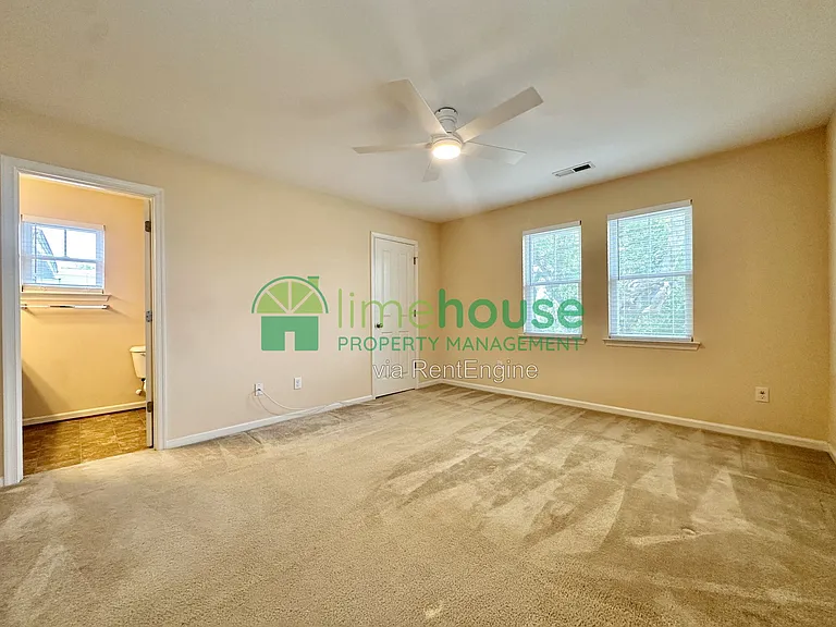 132 Filbert St — Photo 8