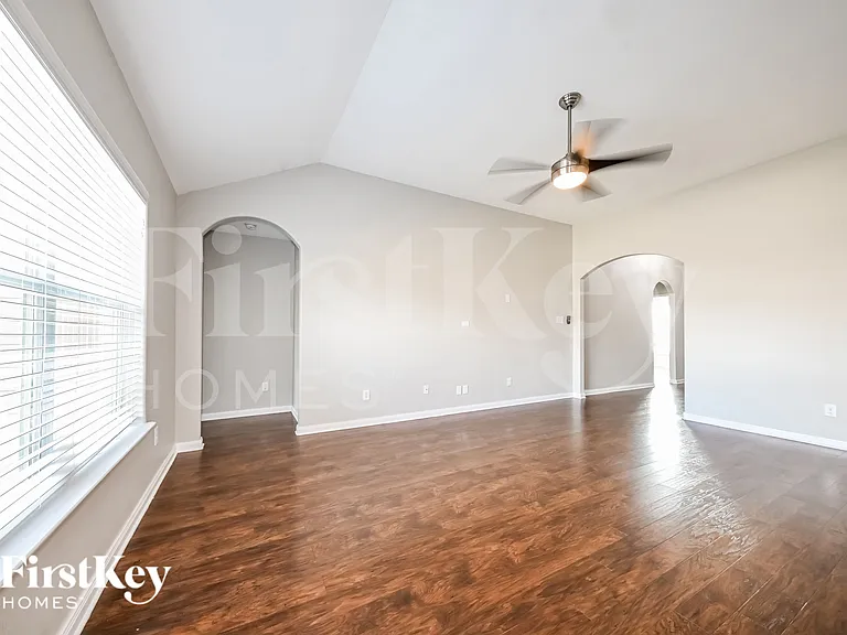 2029 Cone Flower Dr — Photo 5