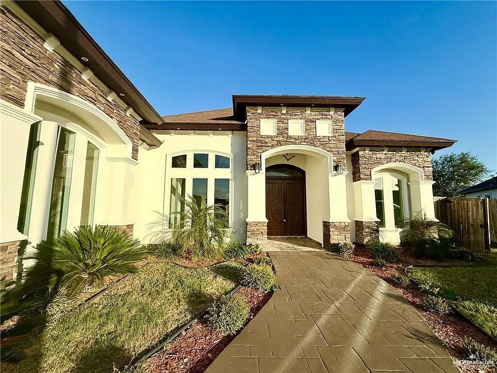 4 bed, 5.0 bath, 2515 sqft, $2,600 — Photo 4