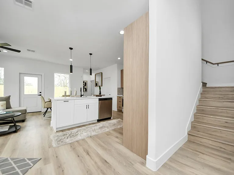 9028 Scott St — Photo 7