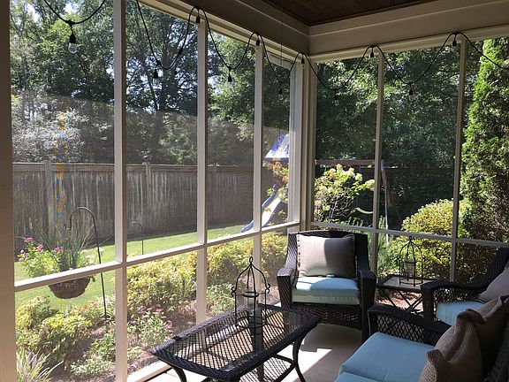 4th image of 910 Olde Creek Ln