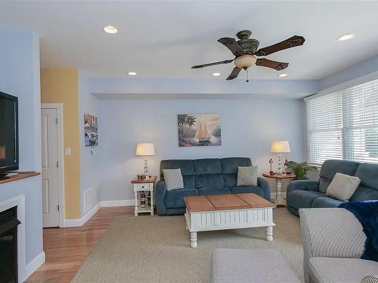 9410 Winchester 6/14th 6/30th Ave #B — Photo 11