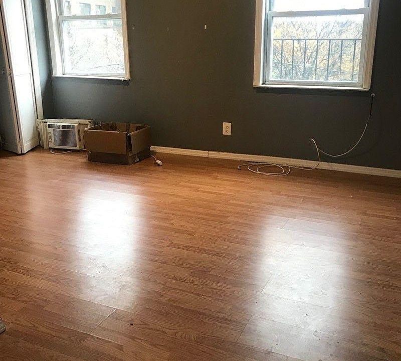 2nd image of 94 Vark St