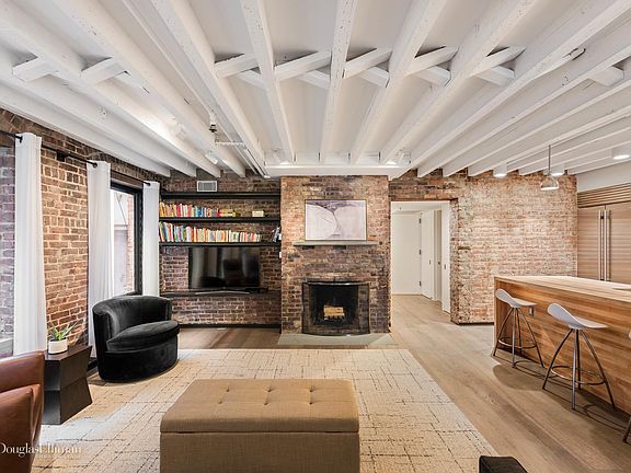 3rd image of 37B Crosby St #4