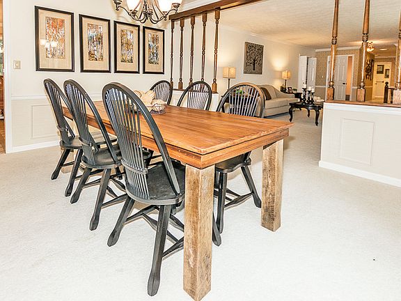 3rd image of 2605 Wildwood Dr