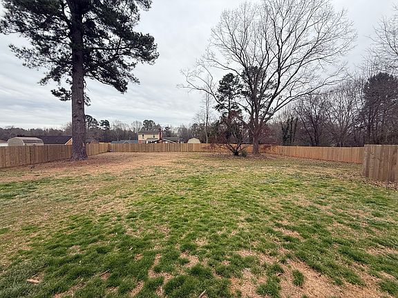 4th image of 115 Shoally Park Dr