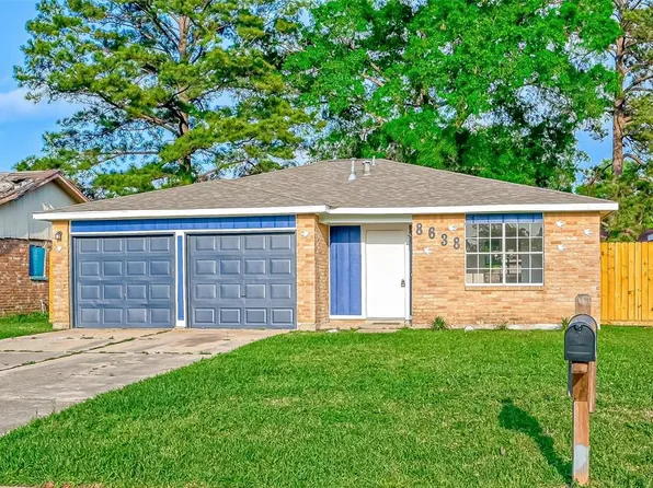8638 Valley Flag Dr, Houston, TX 77078