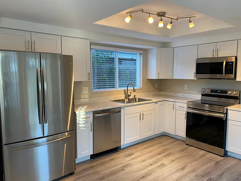 4328 W Oraibi Dr — Photo 10