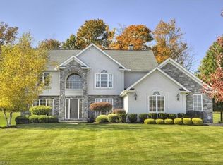 6588 Glen Coe Dr, Brecksville, OH 44141
