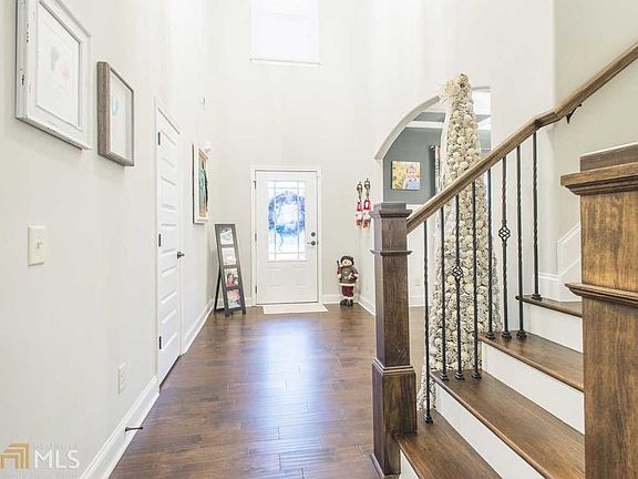 4th image of 129 Coldwater Creek Dr