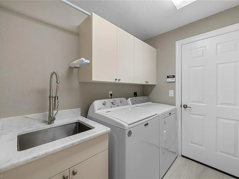8888 Mustang Island Cir — Photo 34