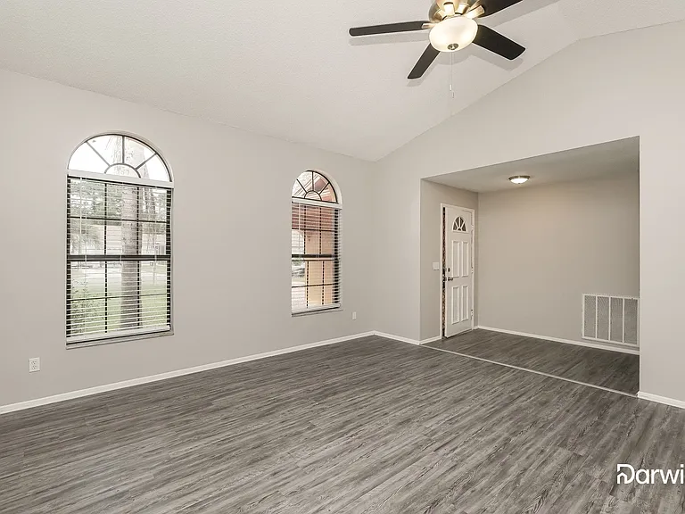 7392 Flyway Dr — Photo 4