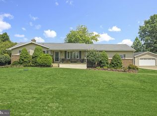 1623 Fairview Dr, Leesport, PA 19533