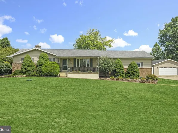 1623 Fairview Dr, Leesport, PA 19533