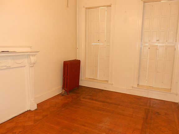 3rd image of 2842 Saint Paul St APT 1F